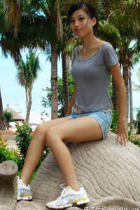 束腰憋尿用笔帽堵住憋5天